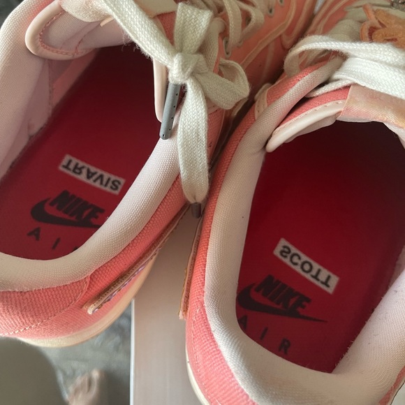 Travis Scott Air lows - Picture 3 of 7